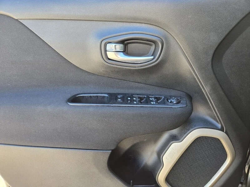 Used 2016 Black Jeep Latitude image 14