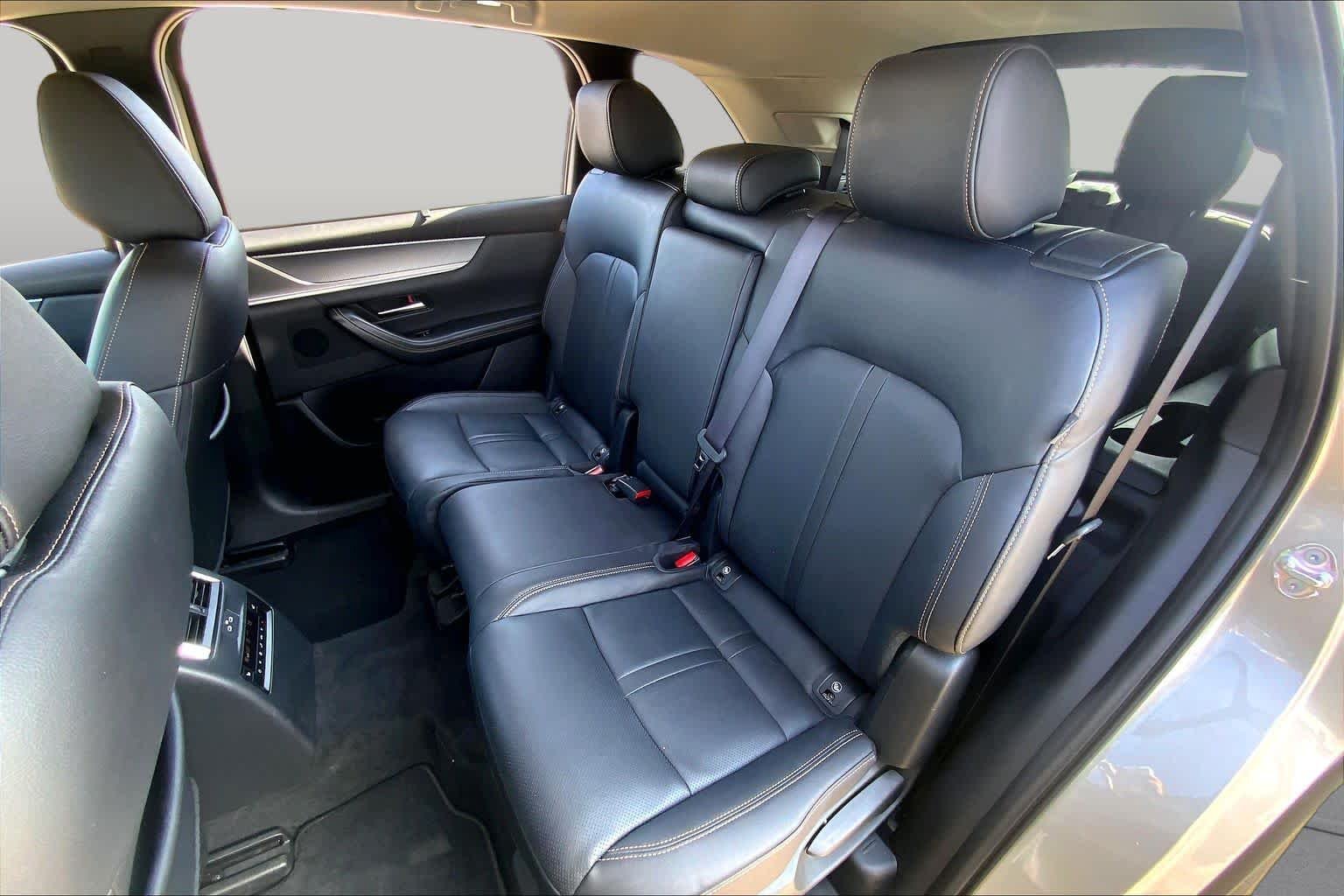 Used 2026 Platinum Quartz Mazda Premium Sport image 21