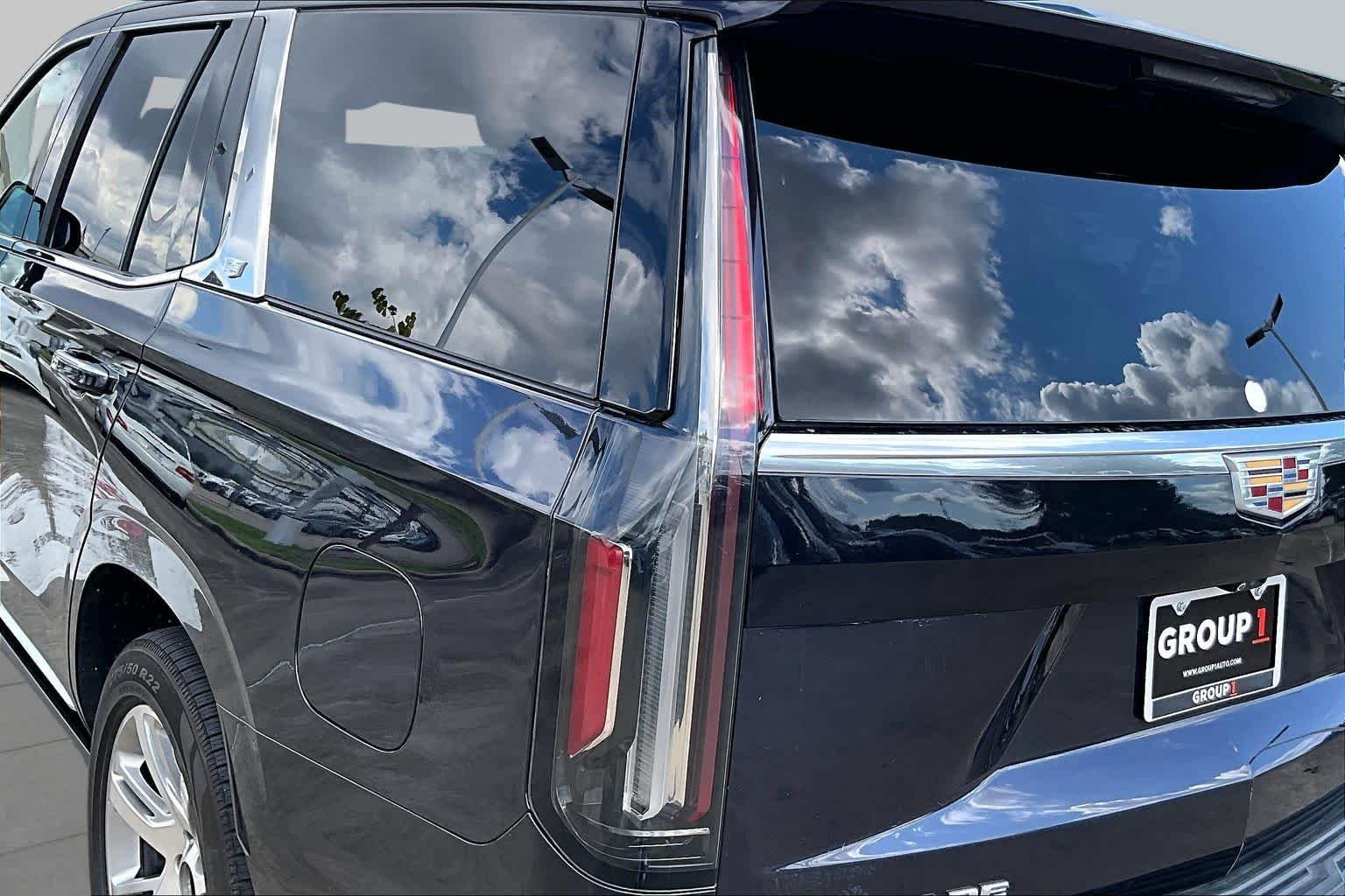 Used 2022 Galactic Gray Metallic Cadillac Premium Luxury Platinum image 27
