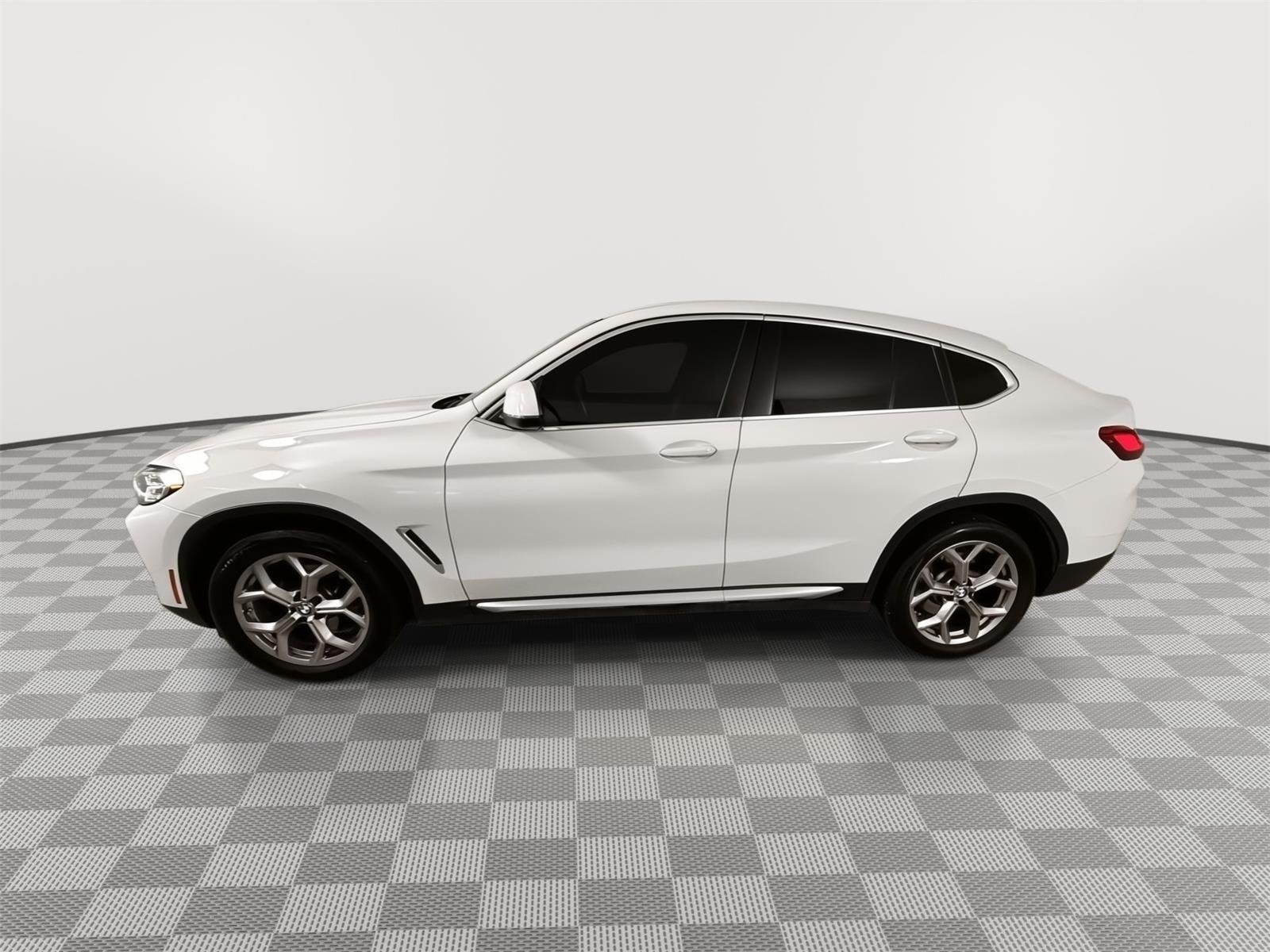 Used 2022 Alpine White BMW xDrive30i image 10