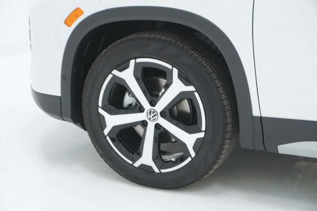New 2026 Pure White Volkswagen 2.0T SE image 11