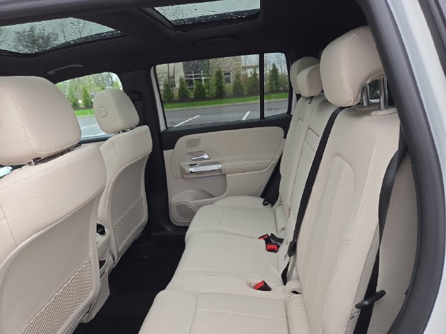 New 2026 Polar White Mercedes-Benz GLB250 image 28