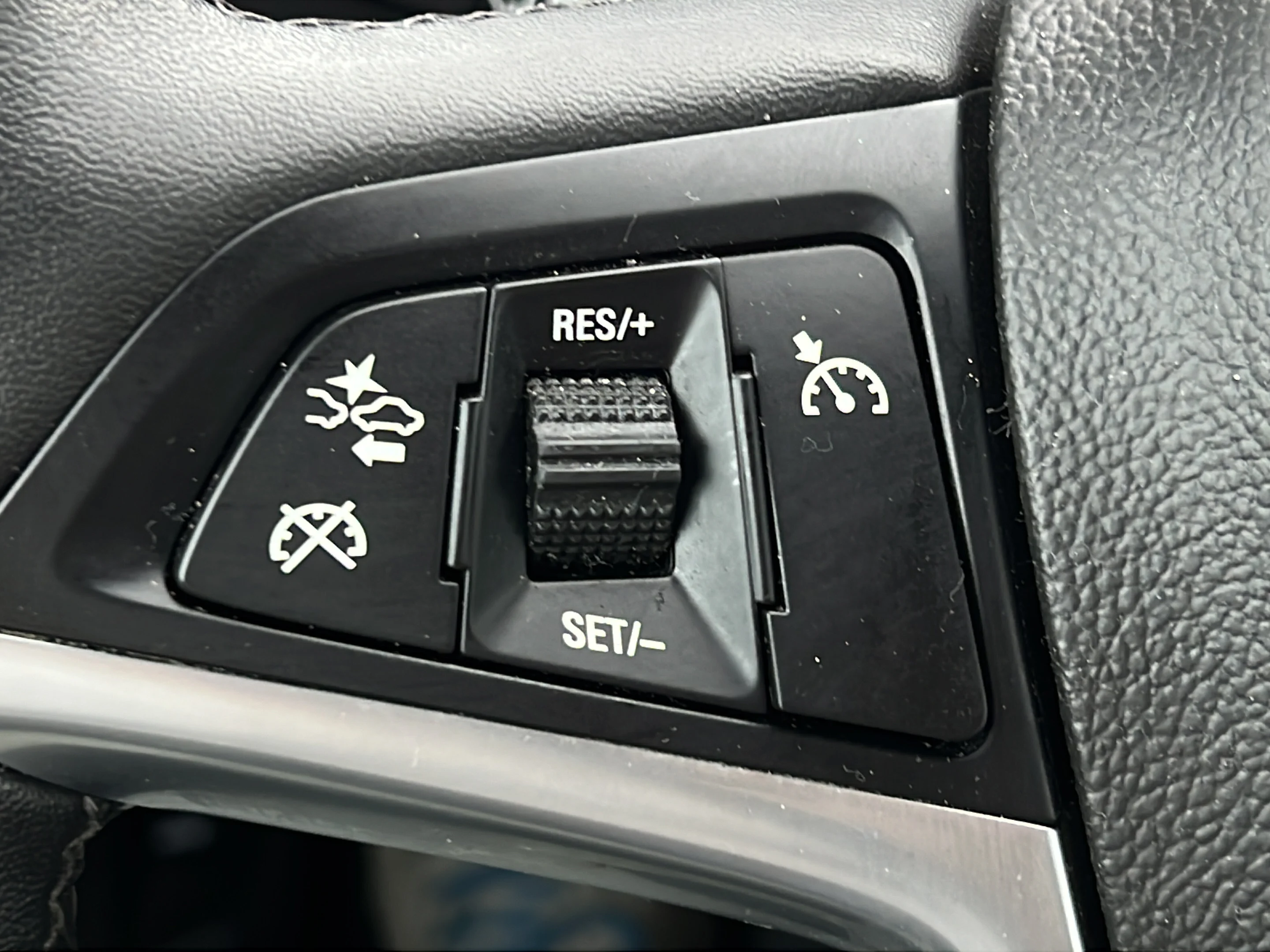Used 2019 Summit White Buick Premium image 15
