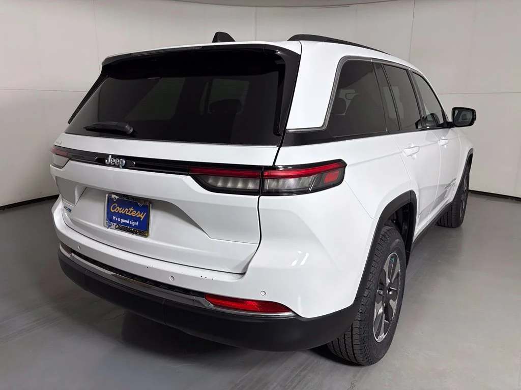 Used 2024 White Jeep 4xe image 8