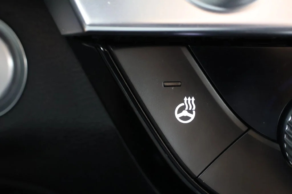 Used 2020 Snow White Pearl Kia EX image 17