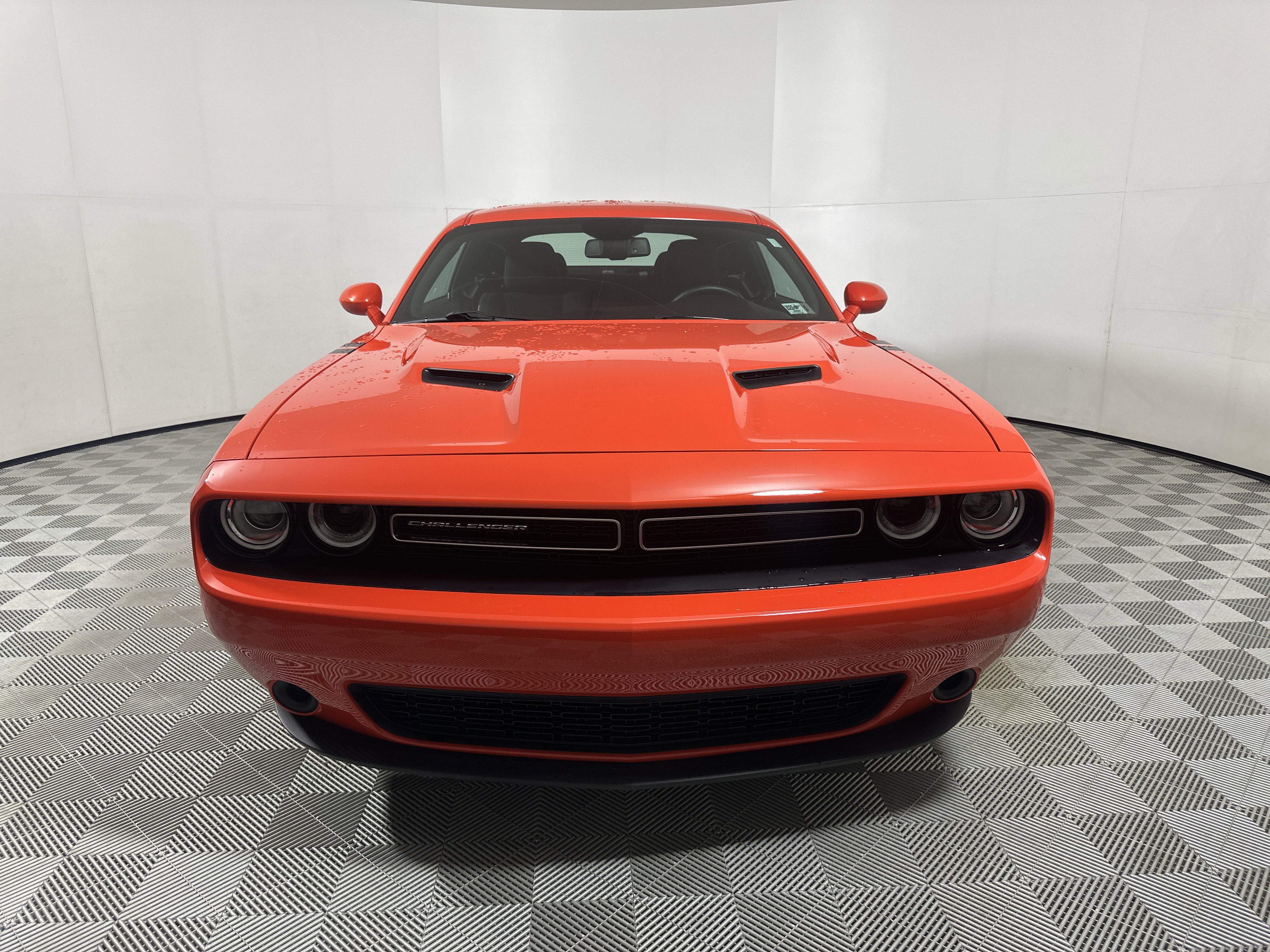 Certified Used 2023 Go Mango Dodge SXT image 2