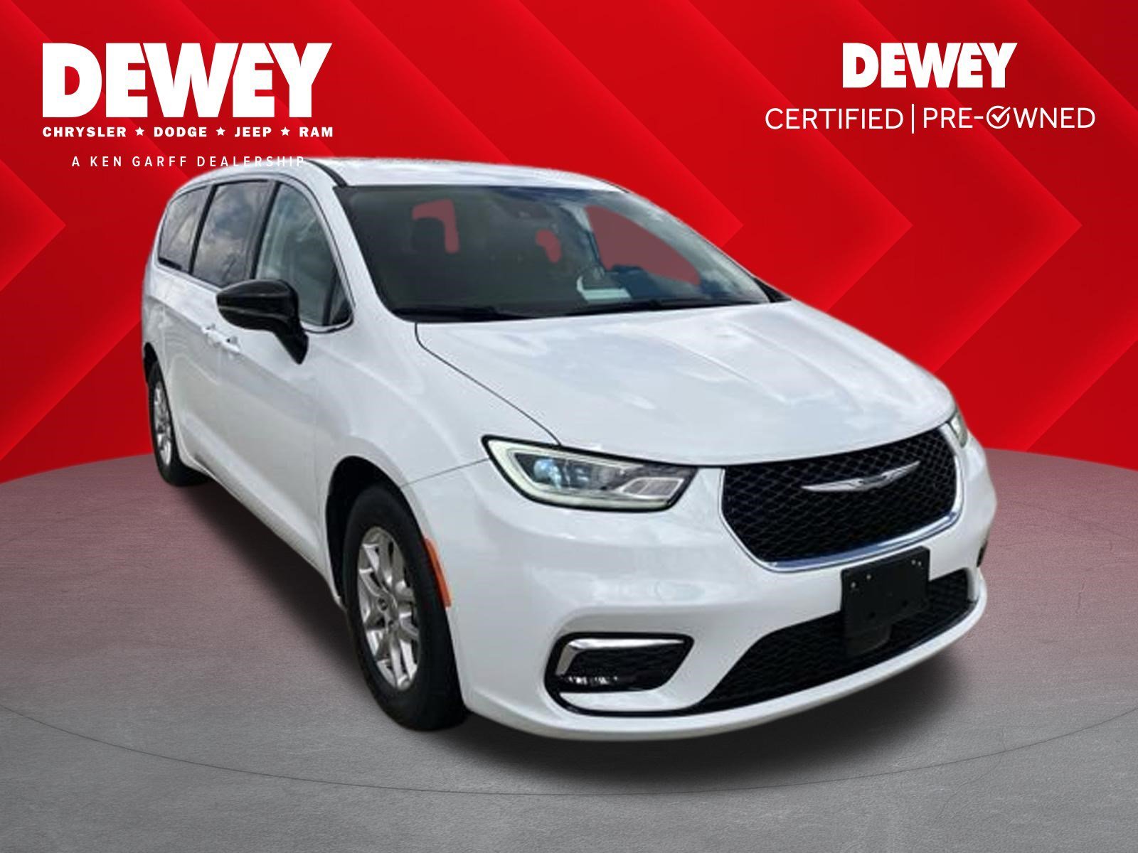 2024 Chrysler Pacifica Touring L's photo