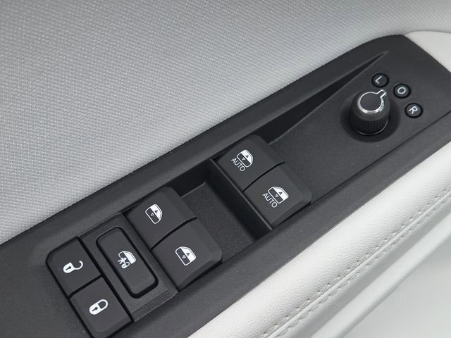 New 2026 Sting-Gray Clearcoat Jeep Laredo image 34