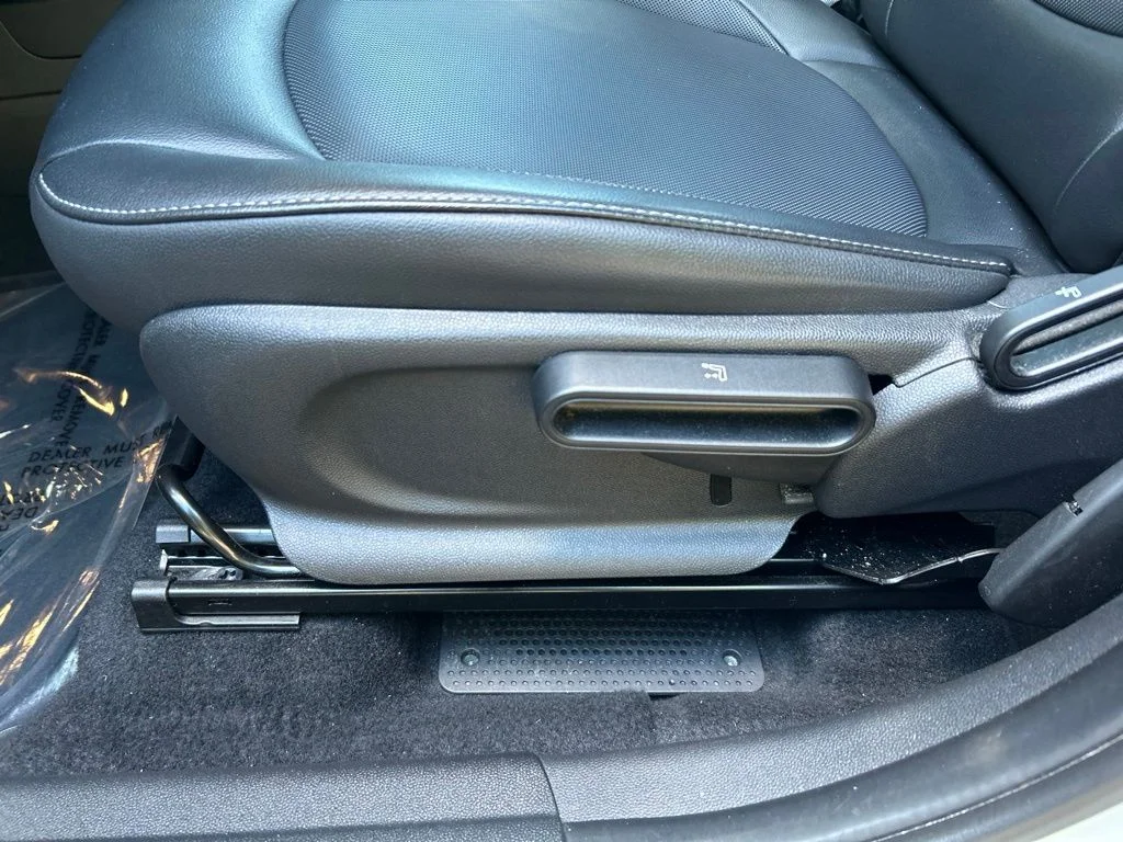 Used 2021  MINI Oxford Edition image 18