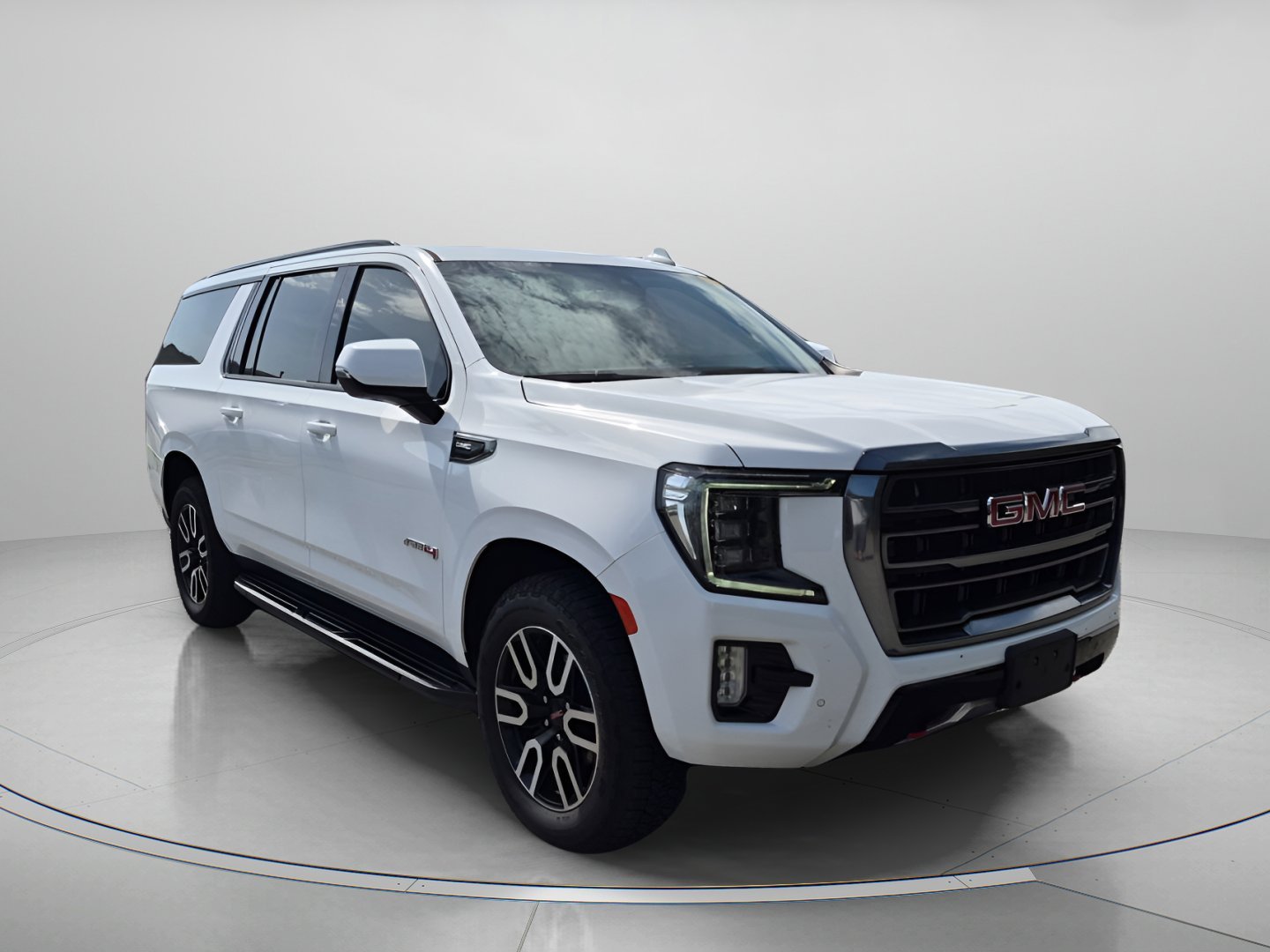 2022 GMC Yukon 4WD AT4's photo