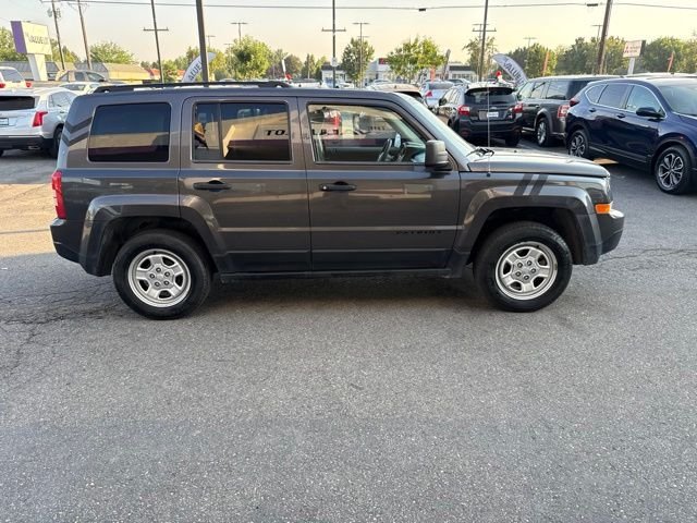 Used 2015 Gray Jeep Sport image 3