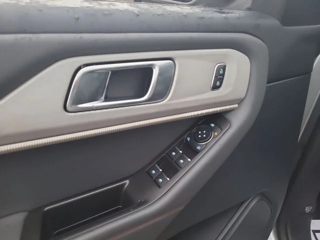 Used 2025 Silver Ford Active image 20