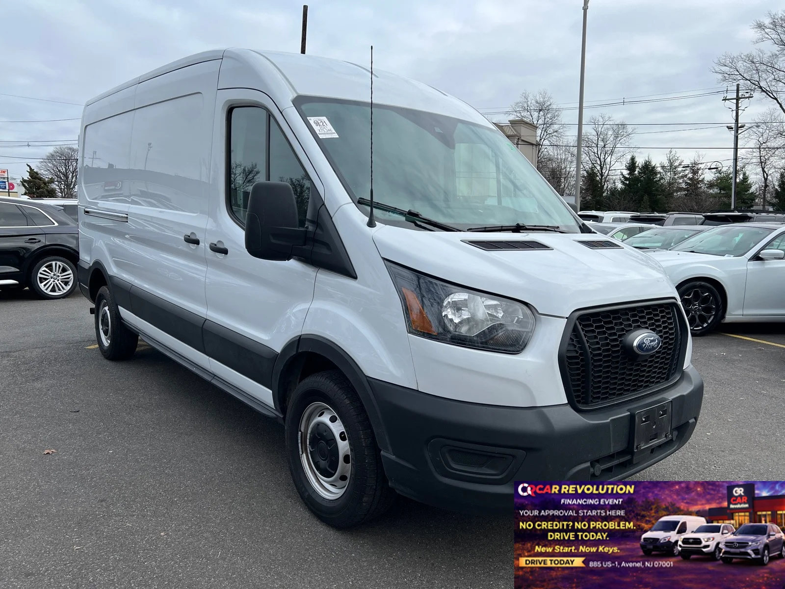 Used 2021 WHITE Ford t-250 148