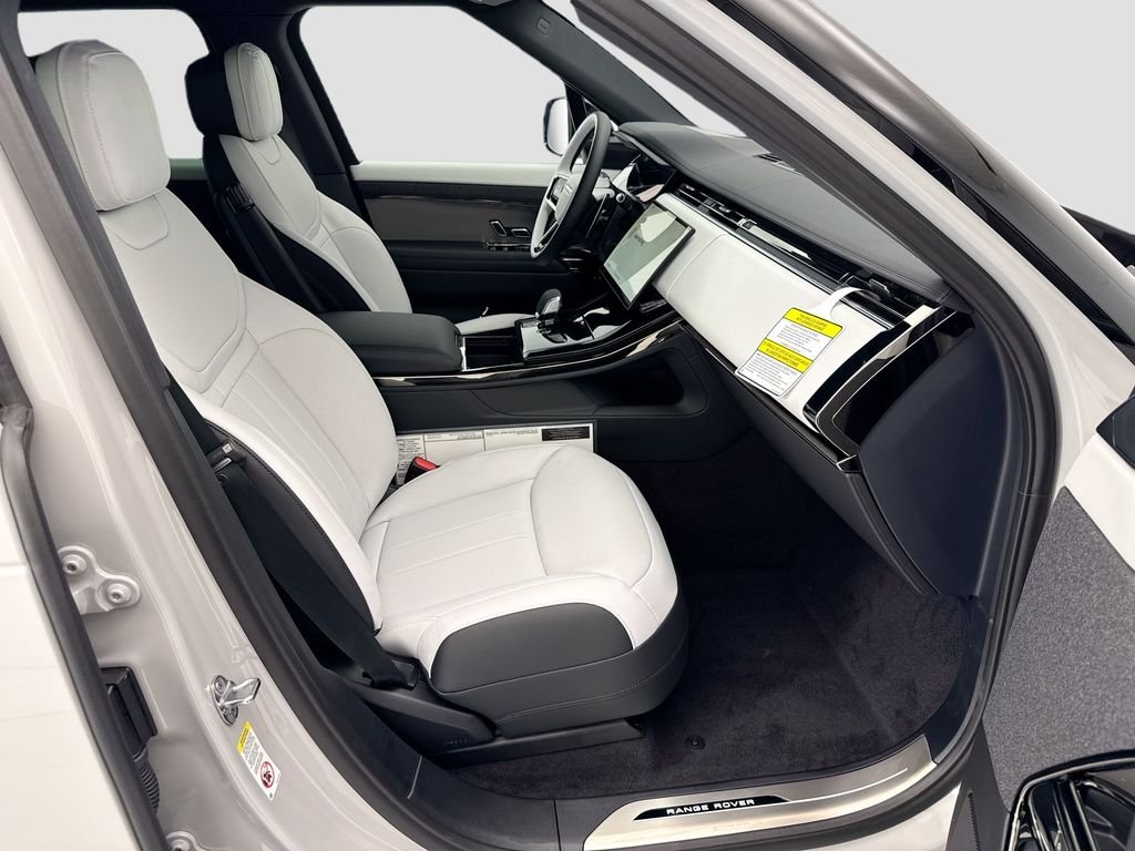 New 2026 Borasco Grey Land Rover Dynamic SE image 19