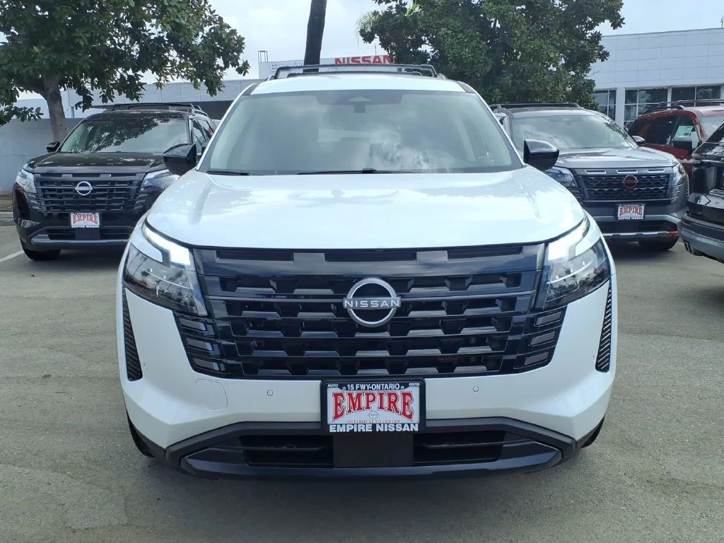 New 2026 Everest White Pearl TriCoat Nissan SV image 2
