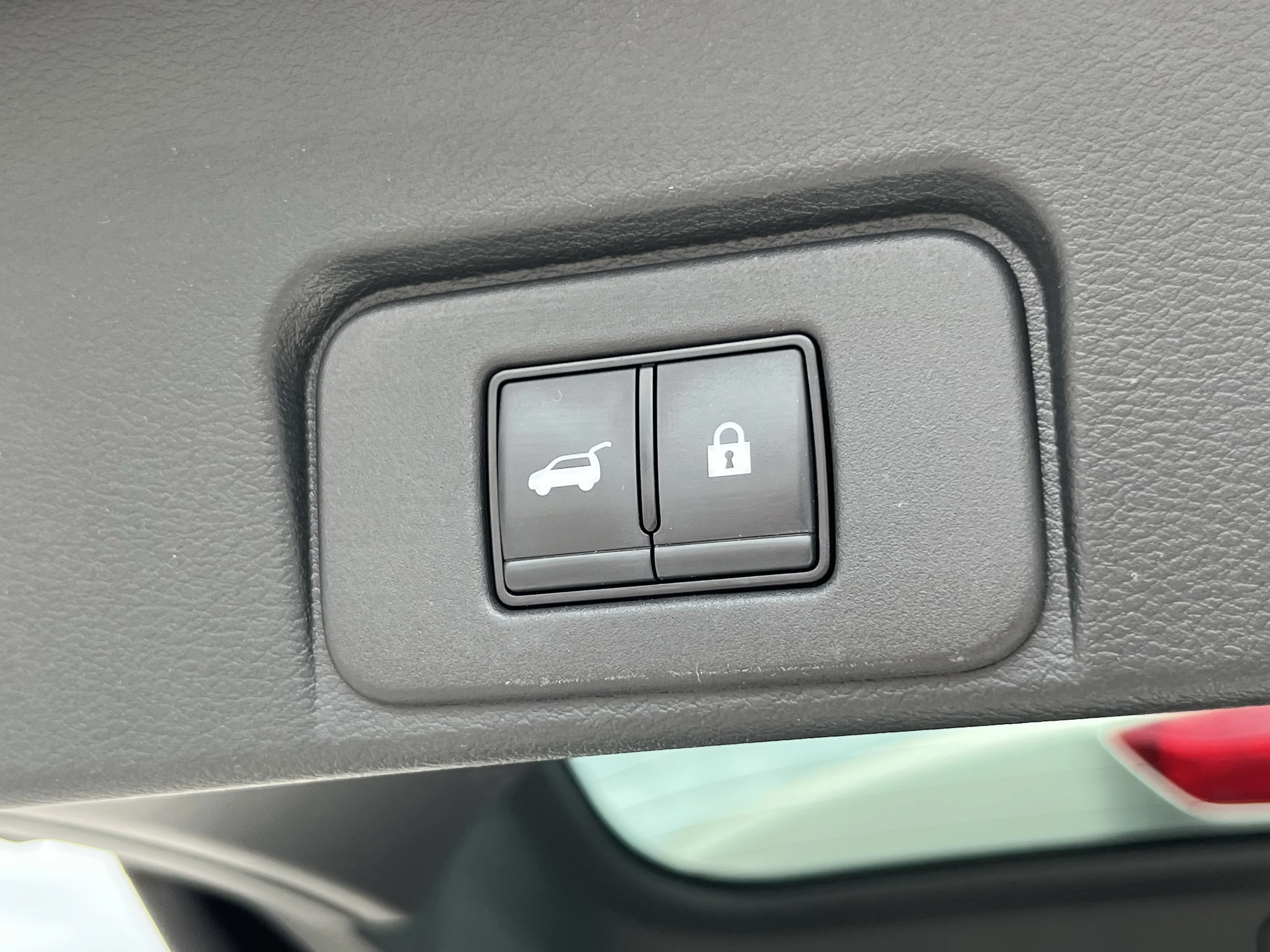 Used 2023 Champagne Silver Metallic Nissan Platinum image 8