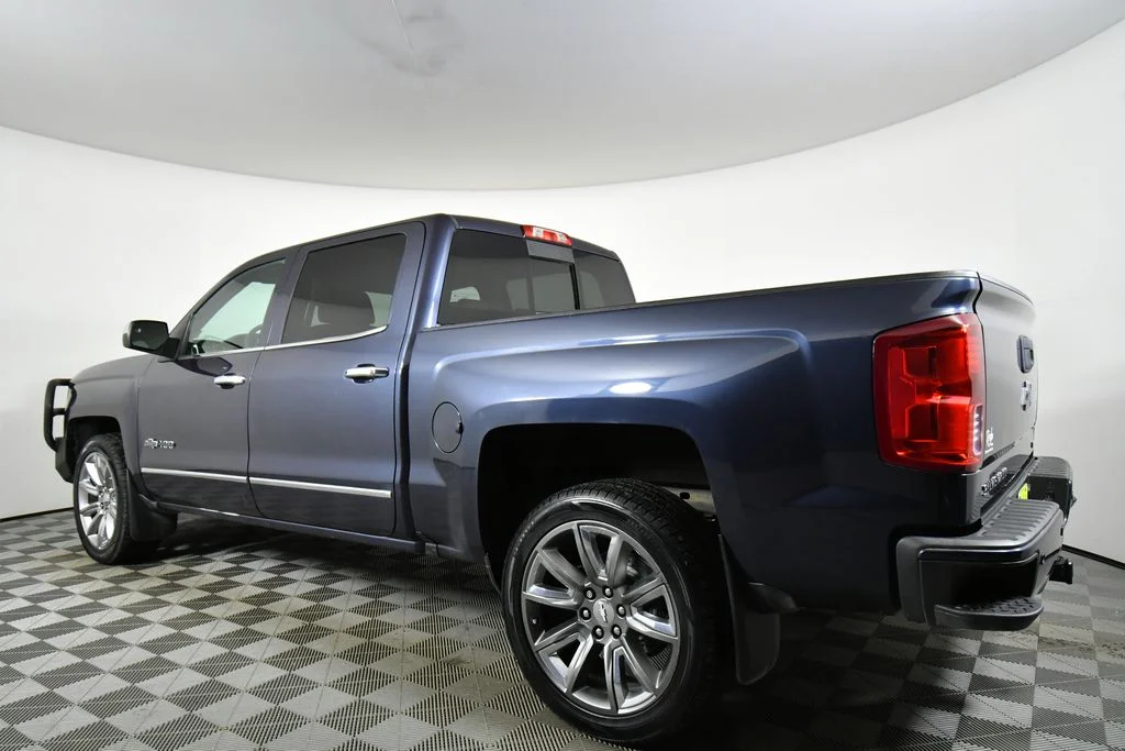Used 2018 Blue Chevrolet LTZ image 14