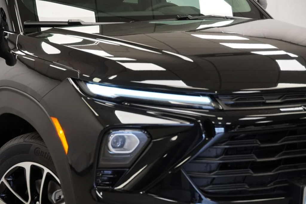 New 2026 Mosaic Black Metallic Chevrolet LT image 31