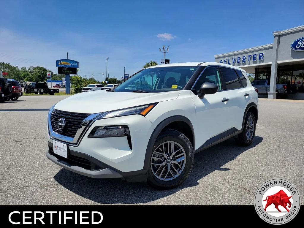 Used 2023 White Nissan S image 1