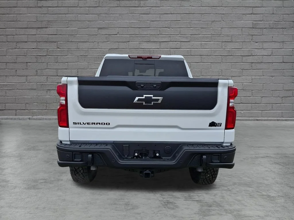 New 2026 Summit White Chevrolet ZR2 image 7