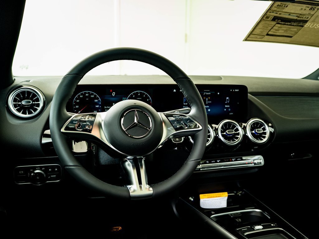 Used 2026 Night Black Mercedes-Benz GLA 250 image 4