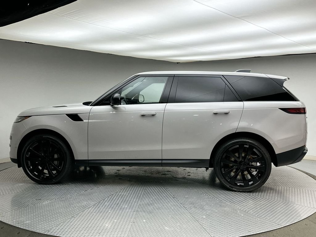 New 2026 Borasco Grey LAND ROVER SE image 10