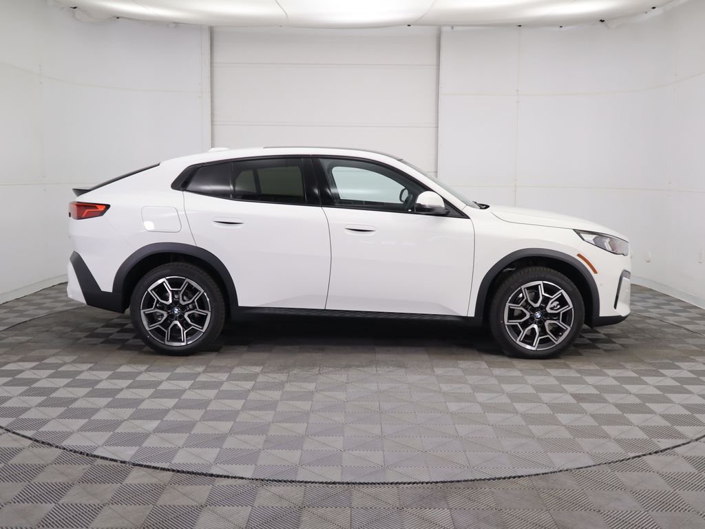 Used 2026 Alpine White BMW xDrive28i image 5