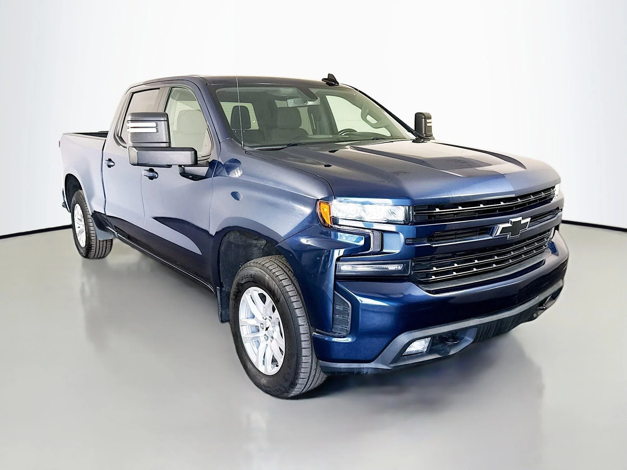 Used 2022 Northsky Blue Metallic Chevrolet RST image 1
