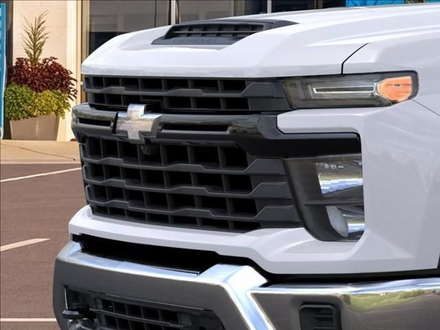 New 2026 Summit White Chevrolet WT image 13