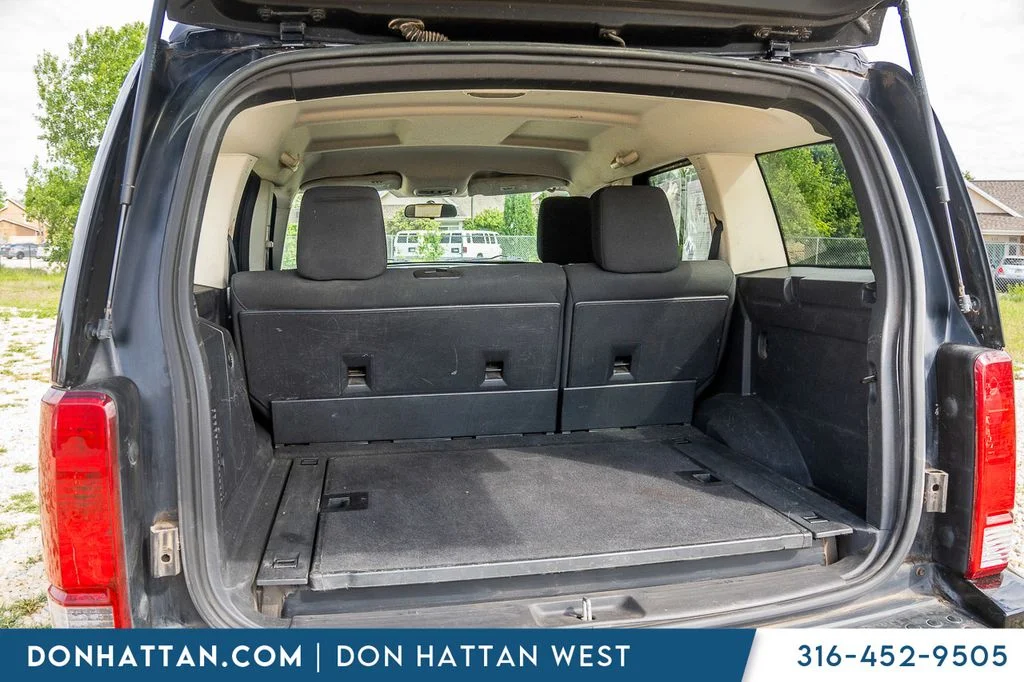 Used 2007 Black Dodge SXT image 22