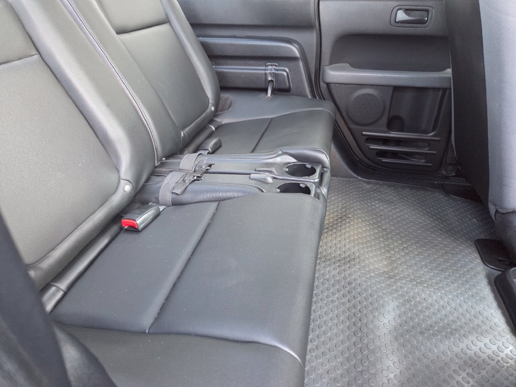Used 2004  Honda LX image 19