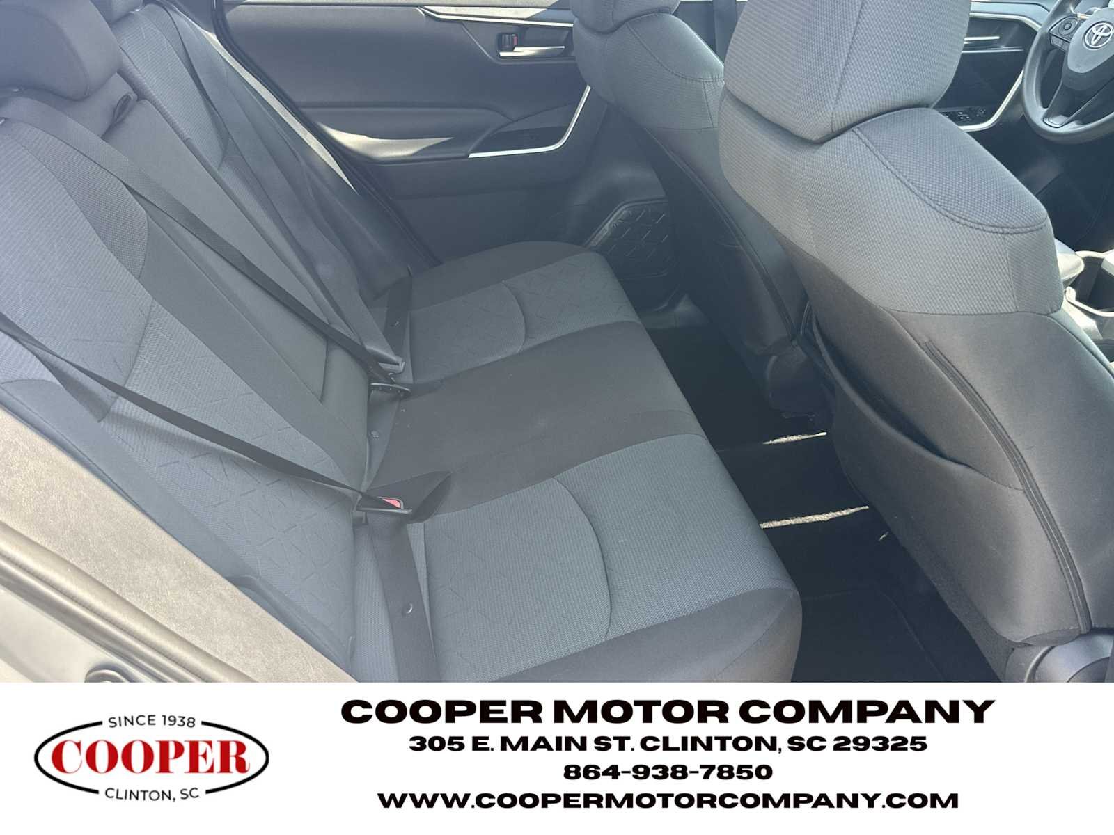 Used 2025 Silver Sky Metallic Toyota XLE image 15