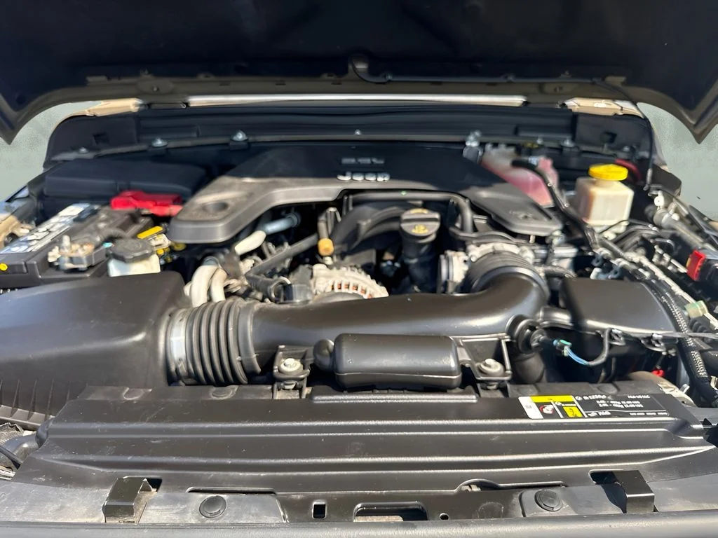 Used 2020 Green Jeep Sport image 18