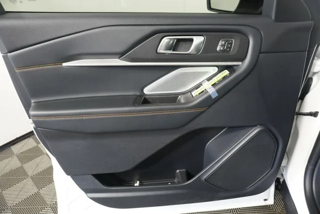 New 2026 Star White Metallic Tri-Coat Ford Tremor® image 25
