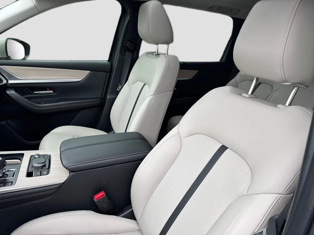 New 2026 Platinum Mazda 3.3 Turbo Preferred image 9