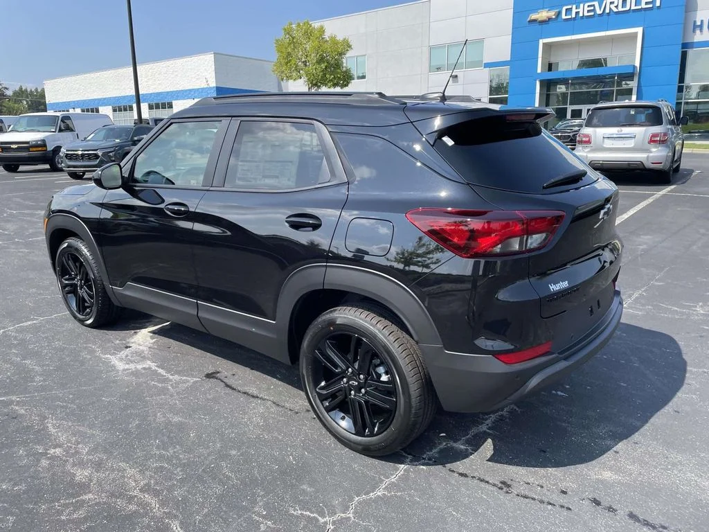 New 2026 Mosaic Black Metallic Chevrolet LT image 4