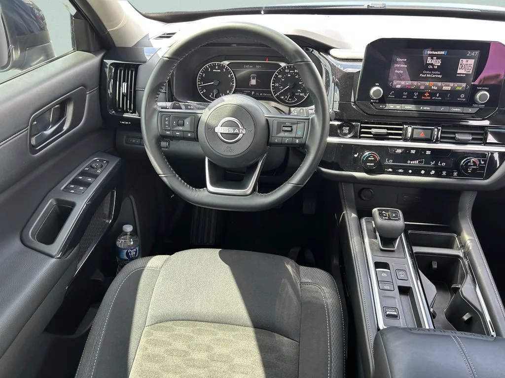 Used 2025 Blue Nissan SV image 19