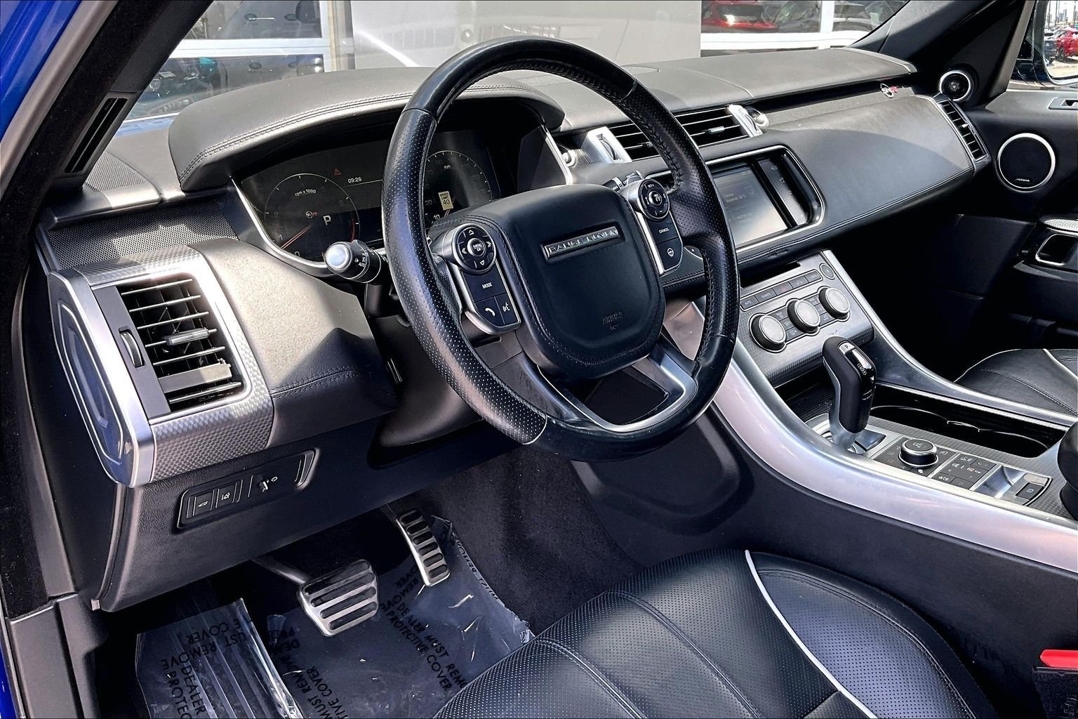 Used 2016 Blue Land Rover 5.0L V8 Supercharged SVR image 13