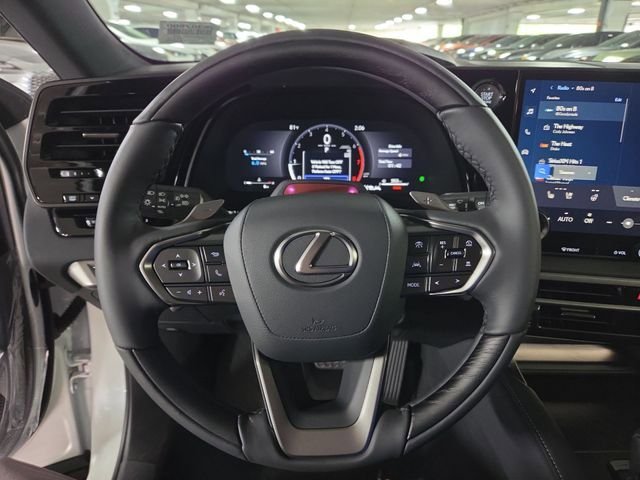 New 2026 Eminent White Pearl Lexus PREMIUM image 21