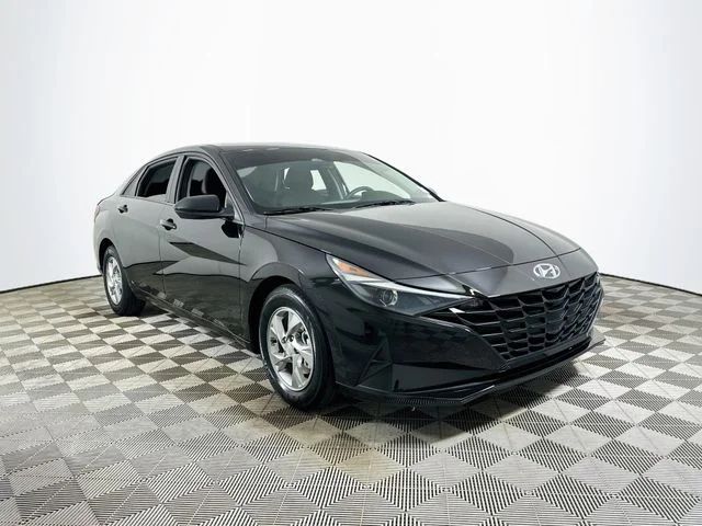 Certified Pre-Owned 2022 Hyundai Elantra SE