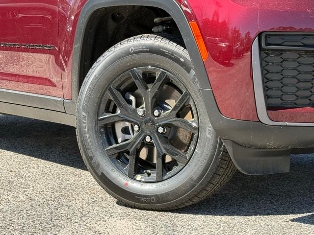 New 2026 Velvet Red Pearl-Coat Exterior Paint Jeep Laredo image 2