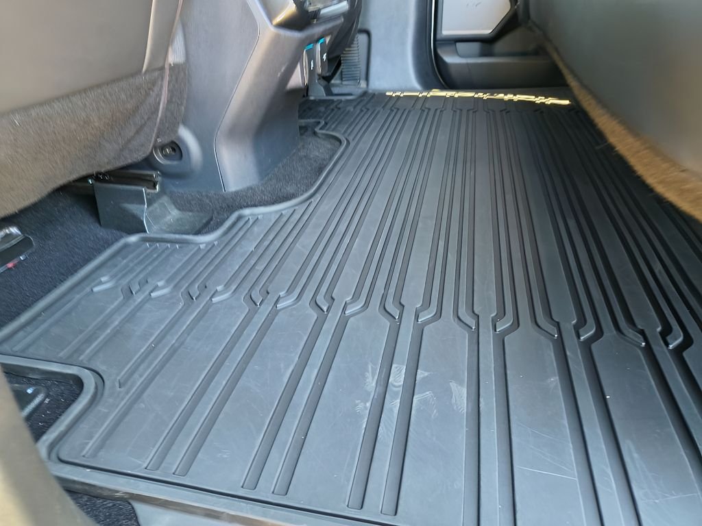 Used 2022 Iconic Silver Metallic Ford XLT image 27