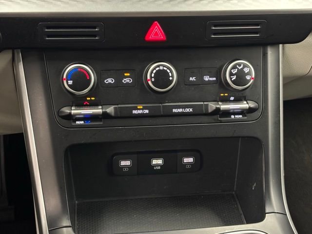 2024 Kia Carnival LX Seat Pkg - Photo 29