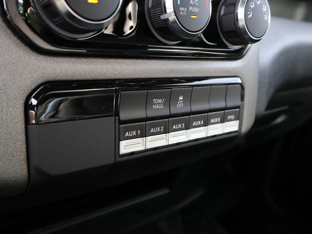 2025 RAM 3500 Chassis Tradesman - Photo 33