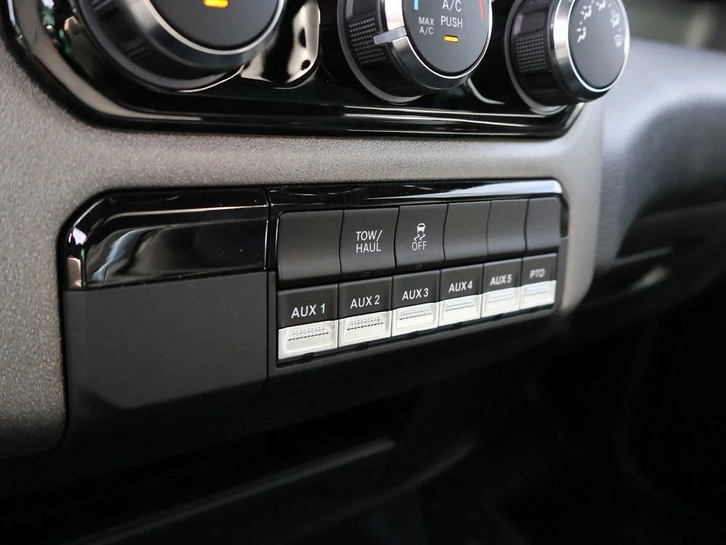 2025 RAM 3500 Chassis Tradesman - Photo 33