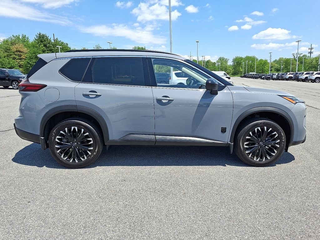Used 2026 Gray Nissan  image 8