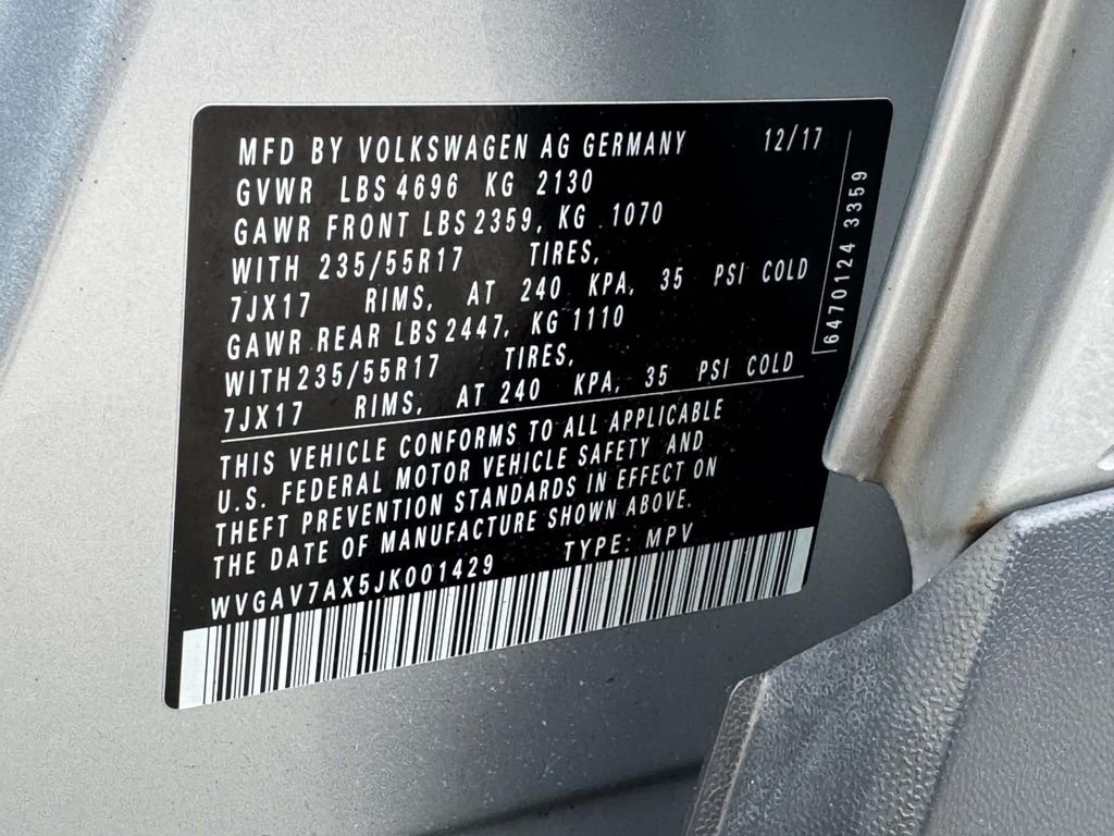 Used 2018 Silver Volkswagen 2.0T image 27