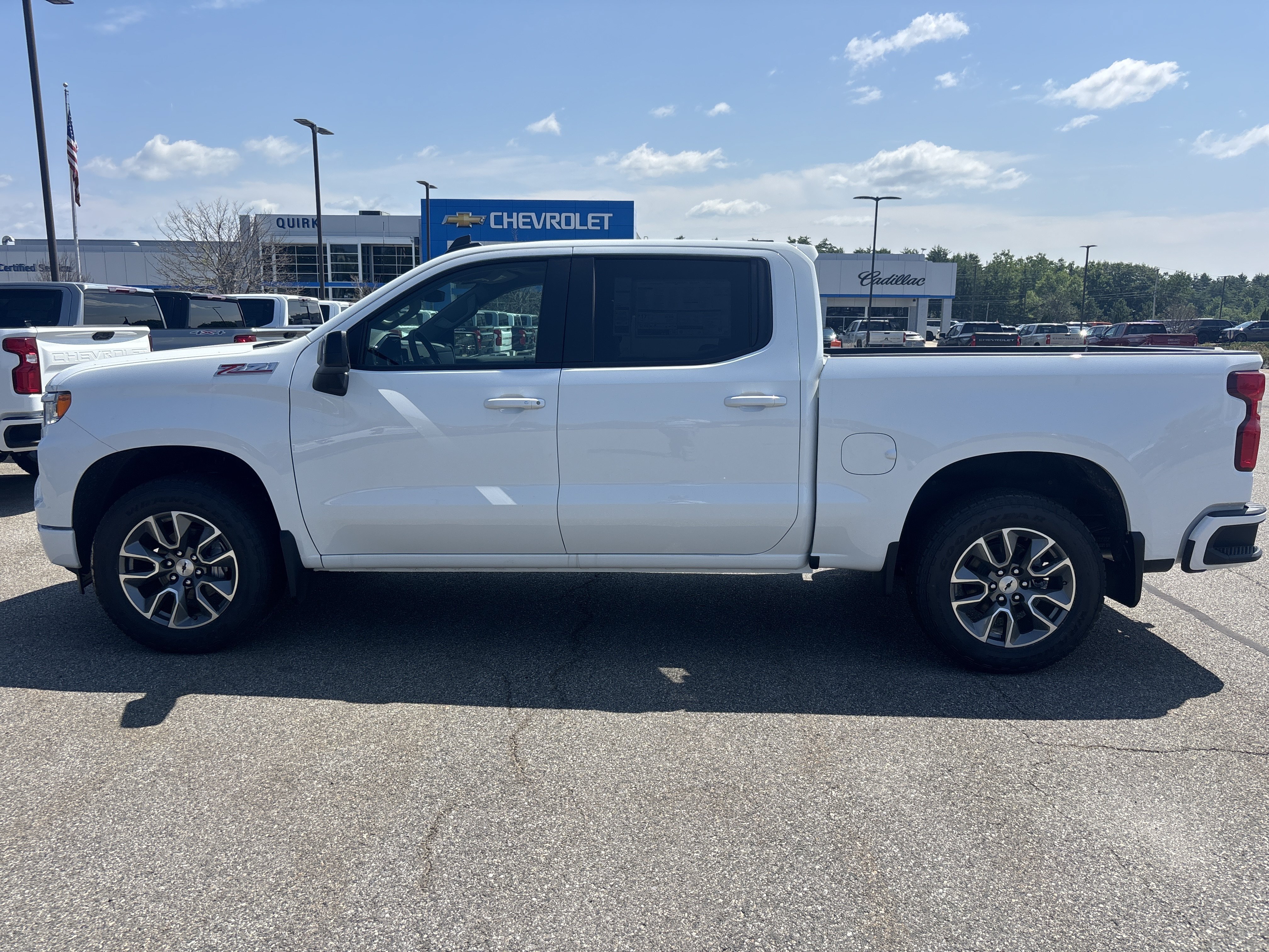 New 2026 Summit White Chevrolet RST image 2