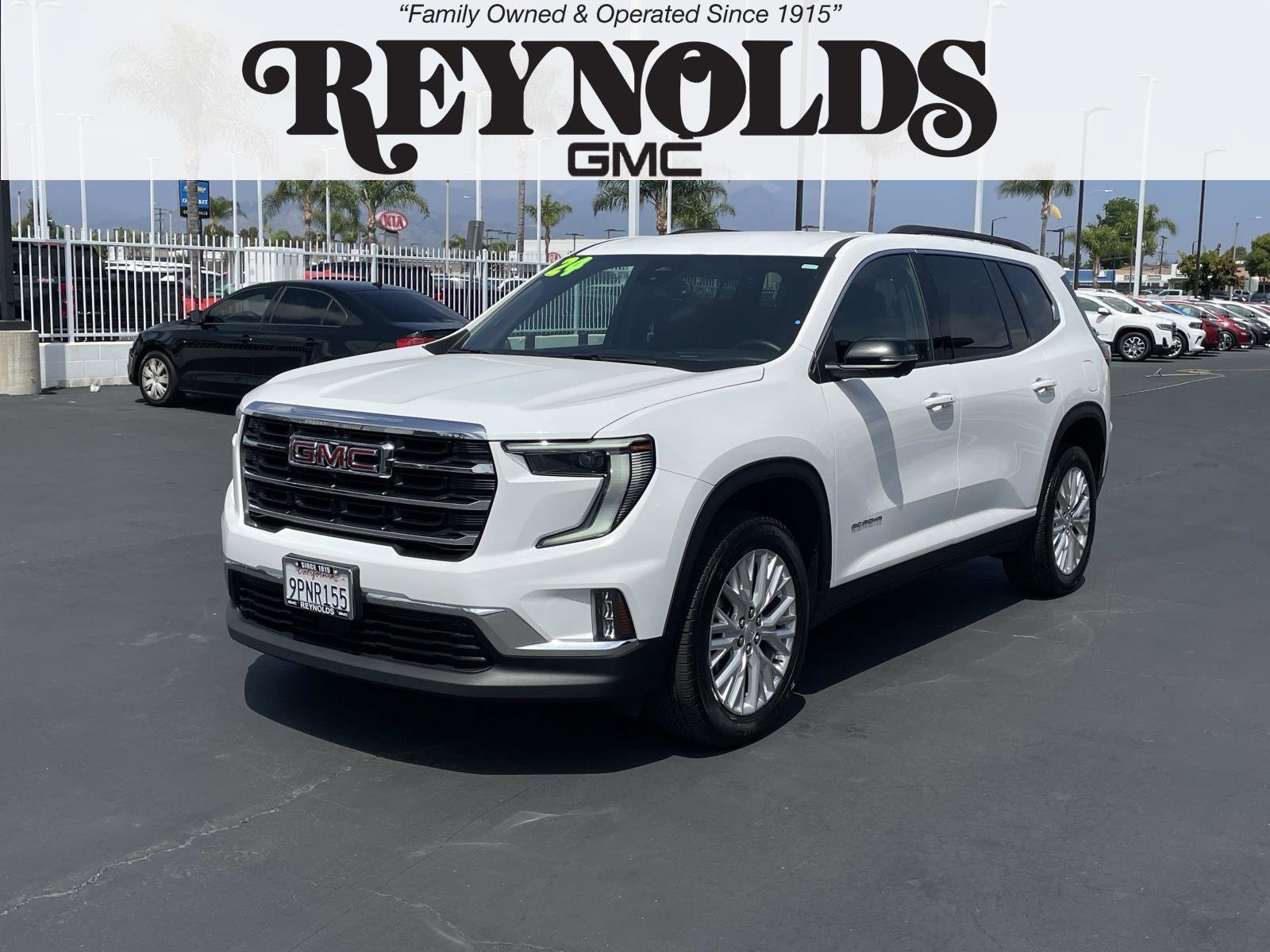 2024 GMC Acadia Elevation FWD's photo