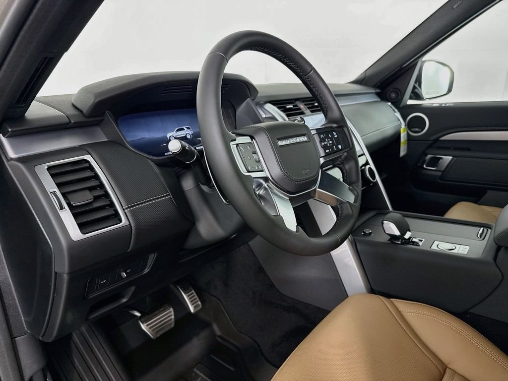 New 2026 Lantau Bronze Land Rover Dynamic SE image 4